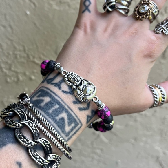 🔴❌ SALE ! red dot items are 2 for $25 . Bundle more than 3 and its $10 each 🙂 - Picture 7 of 13